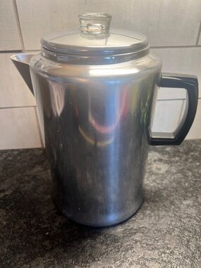 Vintage 20 CUP Aluminum stovetop or campfire coffee pot. Exc condition.